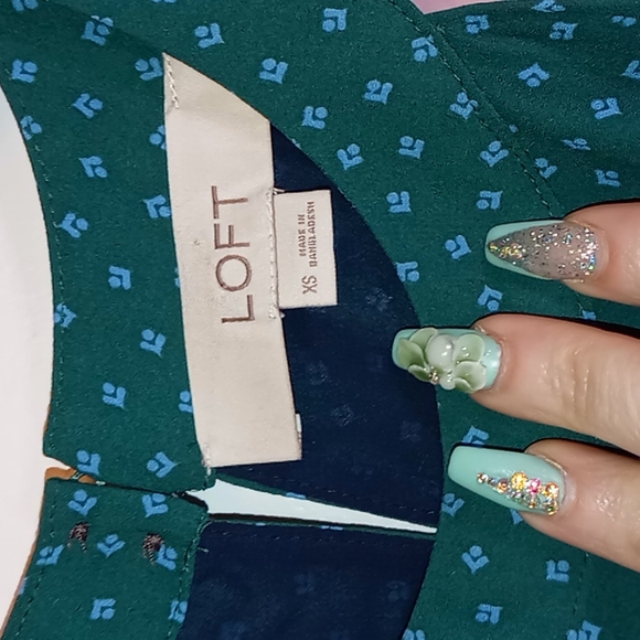 LOFT Handkerchief Style Top - Picture 3 of 4